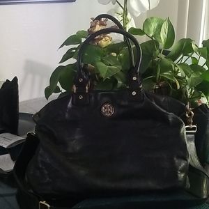 authentic Tory Burch black 😉